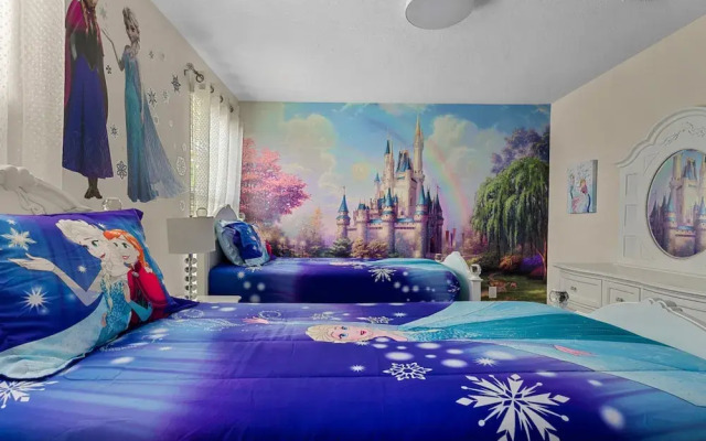 A-vengers 4791 Stunninghouse Lake Disney