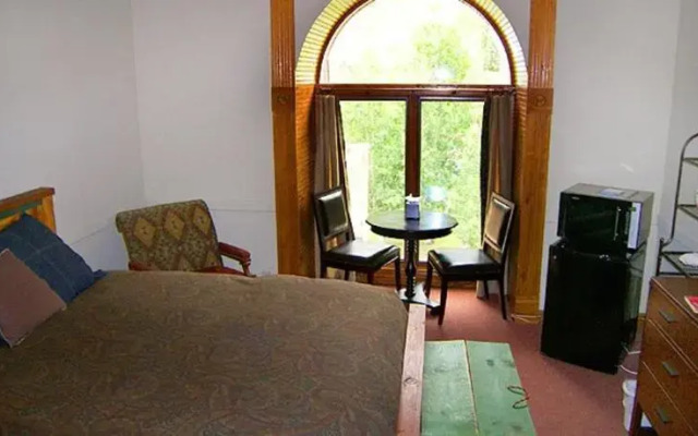 RedAwning Village Suites #350