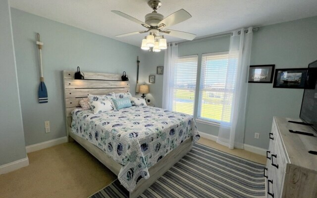 Sea-renity 3 Bedroom Home by Redawning