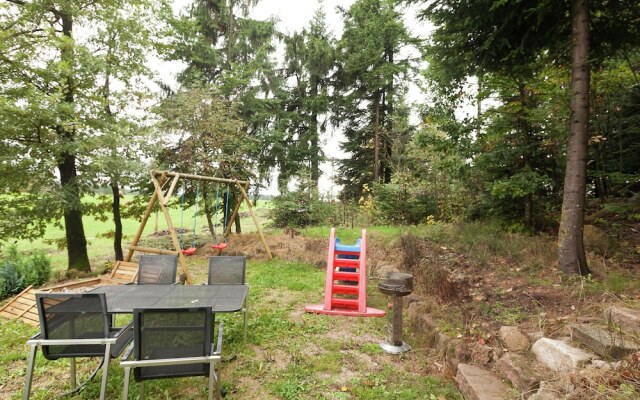 Modern Holiday Home in Lauterbach ot Fohrenbühl with Heating Facility