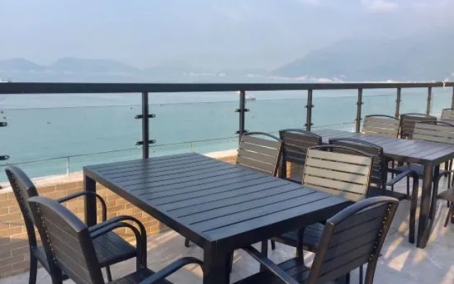 Pinhai Holiday Hotel