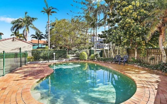 Amazing Waterfront Views Sunshine Coast H330