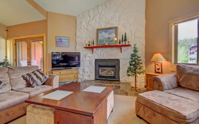 Sawmill 316 2 Br condo by RedAwning