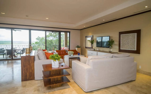Papagayo Luxury