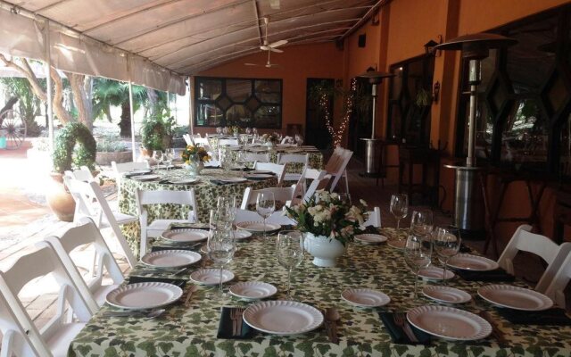 Hotel Rancho El 7