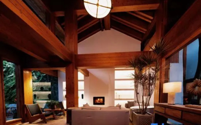 Lijiang Ruixi Xijianshu Yinluxury Fragrance Hotel