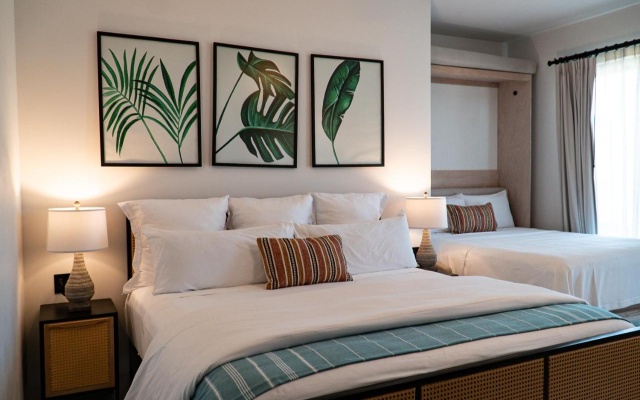 Flamboyan Hotel & Residences