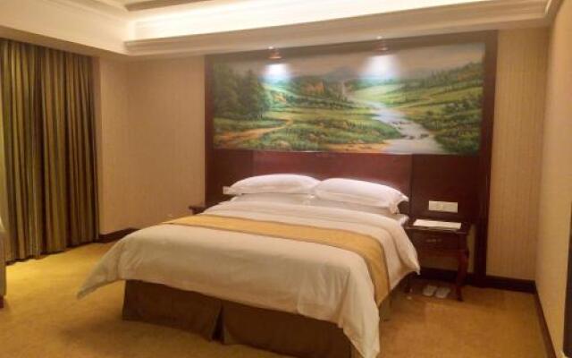 Vienna Hotel Weihai North High-speed Railway Station Bathing Beach Shandong University