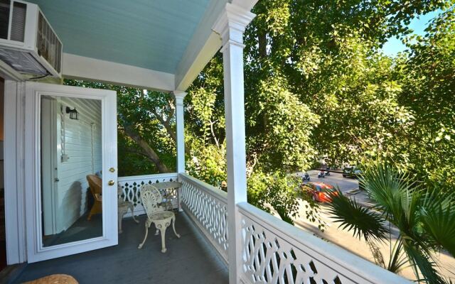Banana's Foster Guesthouse