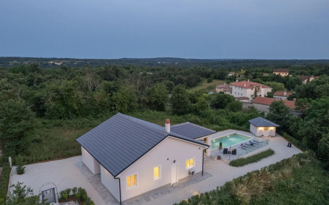 Modern Villa With Swimming Pool and Fenced Garden