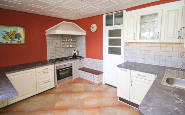 Amazing Home in Matulji With Wifi and 8 Bedrooms