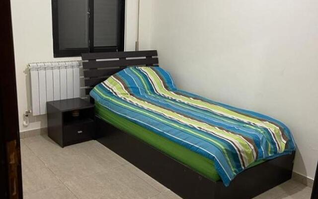 Lovely 2 bedroom apartment + with nice patio
