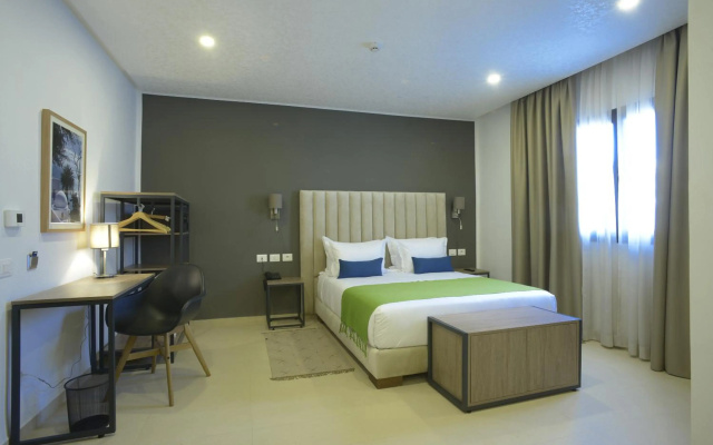 Maia Hotel Suites - Image 3