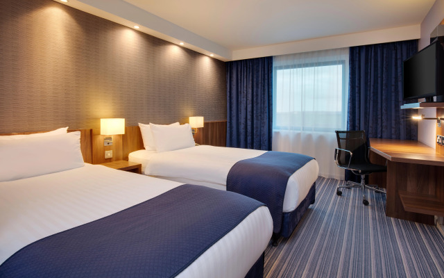 Holiday Inn Express London Heathrow T5 by IHG