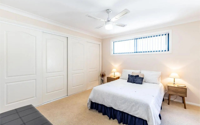 The Seahorse 3a Seahorse Close