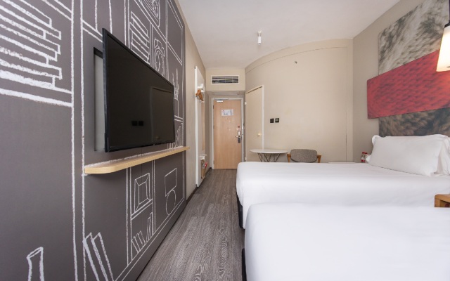 ibis Shanghai Lianyang