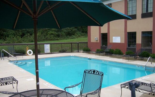 Holiday Inn Express South Boston