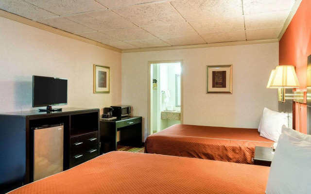 Rodeway Inn University