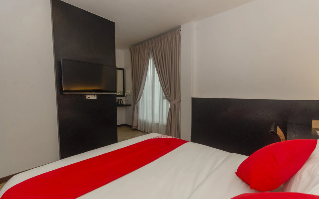 OYO 717 MR J Hotel Wakaf Che Yeh 2