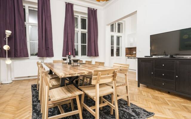 Senator Suite Stephansplatz by Welcome2Vienna