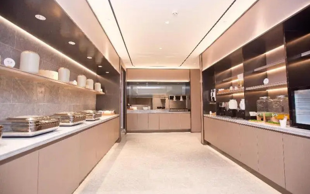 Yiling Hotel