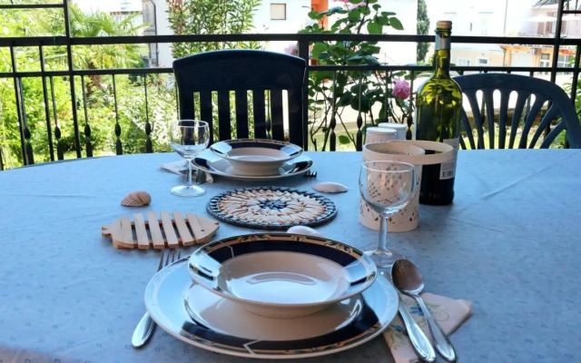 Green Garden Apartment
