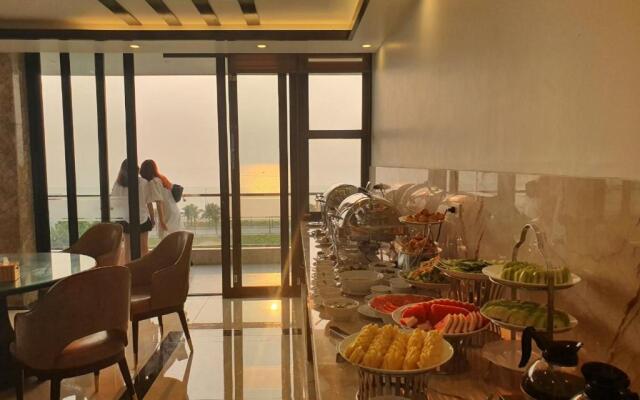 Golden Palm HaLong Hotel