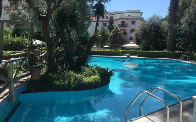 Short-Lets Sorrento center Apartment and Pool d33