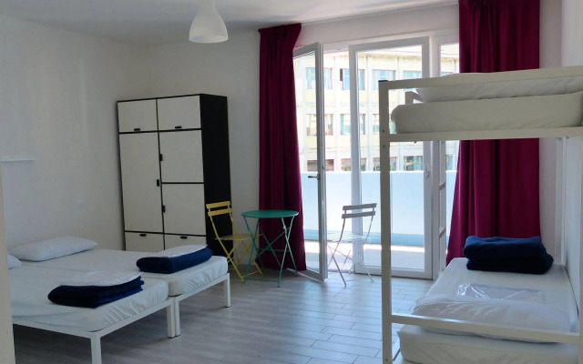 Meet Gardalake Hostel