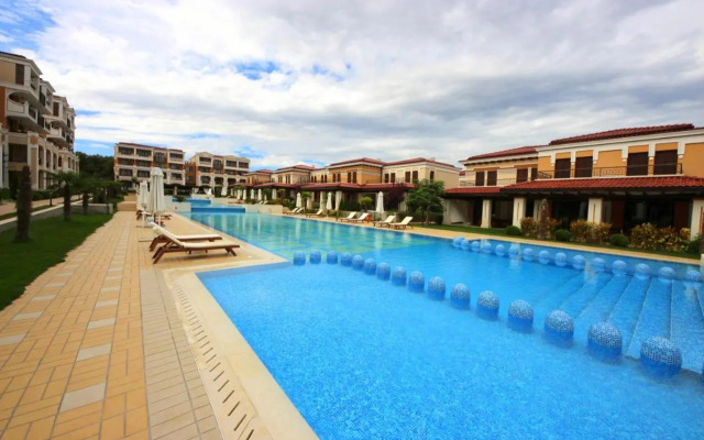 Alex Studio in Green Life Beach Resort