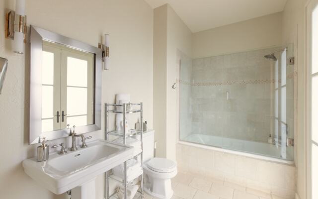 Black Walnut Inn & Vineyard