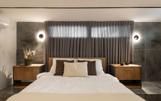 Mulan TLV Hotel
