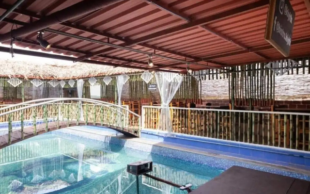 Hotel Vassi Palaze