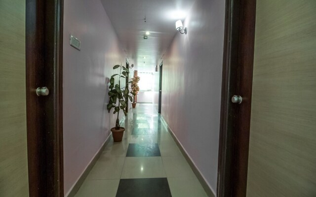 OYO 11966 Grand Euro Park Hotel