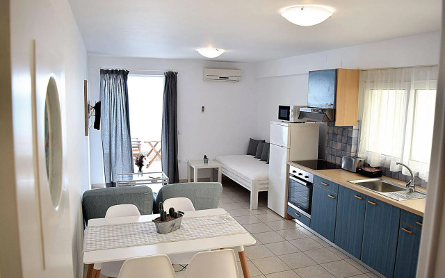 Meli Apartments & Villas