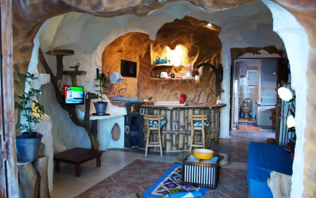 The Cozy Beach Cave