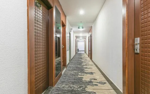 Jiangmen Baiwo Hotel (Wuyi Hospital of Traditional Chinese Medicine West Area)