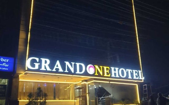 Grand One Hotel Faisal Town