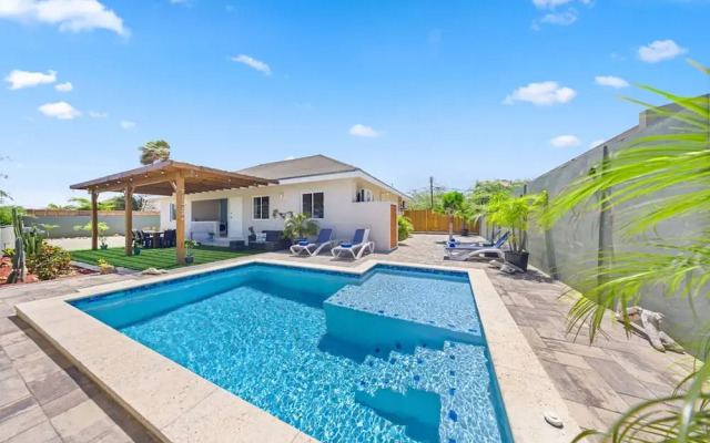 Renovated Privatepool Outdoordining Location