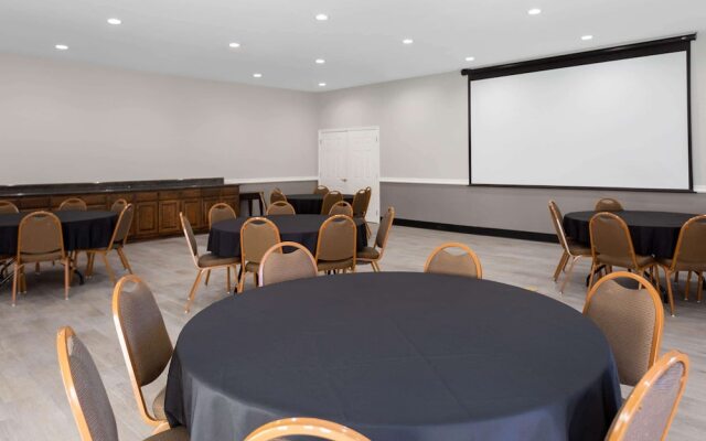 La Quinta Inn & Suites Raymondville