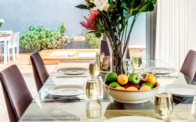 Tranquil Escape in Sea Point Aureto