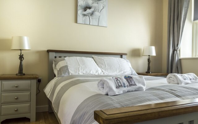 The Sail, Two Bedroom Apartment - Tenby
