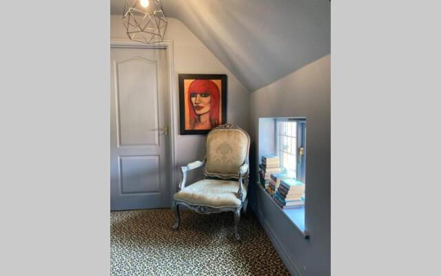Hip & Stylish House, edge of The Cotswolds