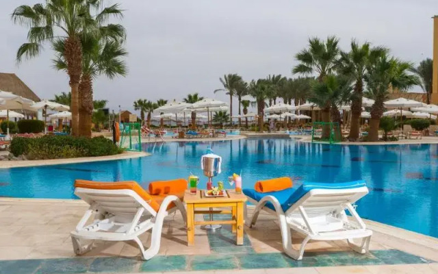 Strand Taba Heights