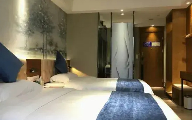 Marriott Guihuang Hotel (Guigang High - speed Railway Station Branch, Keshi World Plaza Branch)