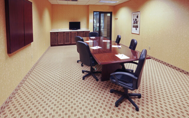 Holiday Inn Express & Suites Lebanon by IHG