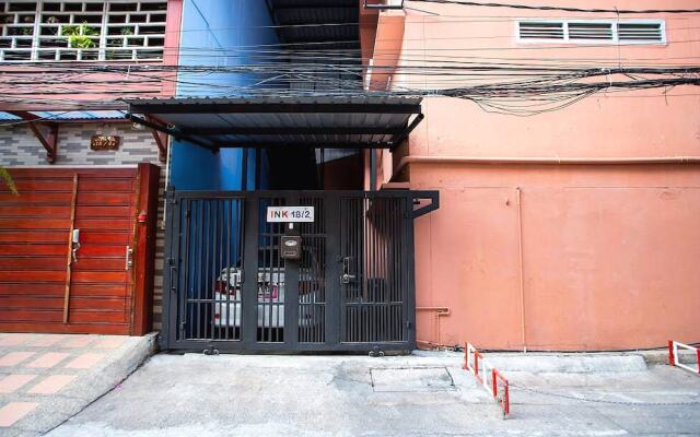 Ink 18/2 Hostel (Sukhumvit  22)