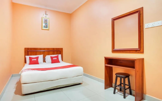 OYO 89470 My Town Hotel