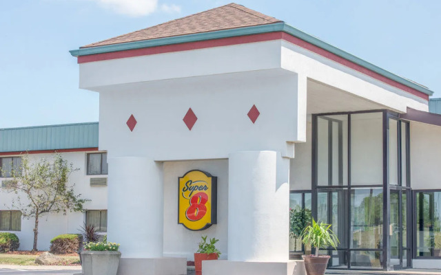 Super 8 by Wyndham Cleveland