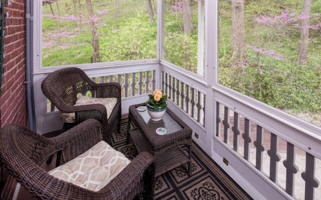 The Steamboat House Bed & Breakfast